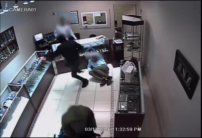 Cumberland Mall robbery