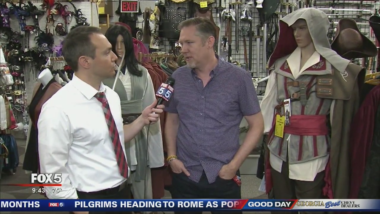 Costume shop extends hours for Dragon Con