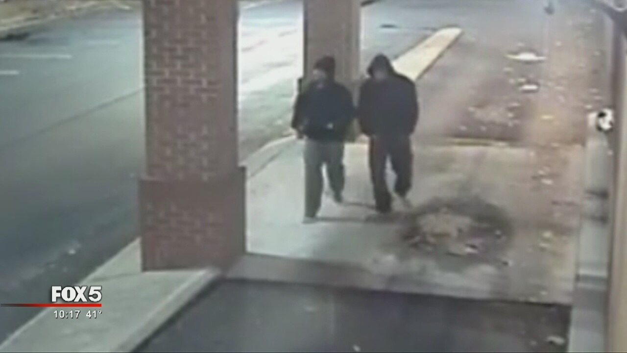 Violent robbery outside supermarket