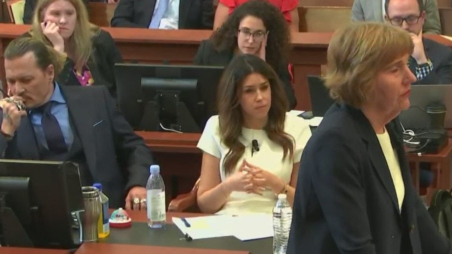 Amber Heard's attorney delivers closing arguments