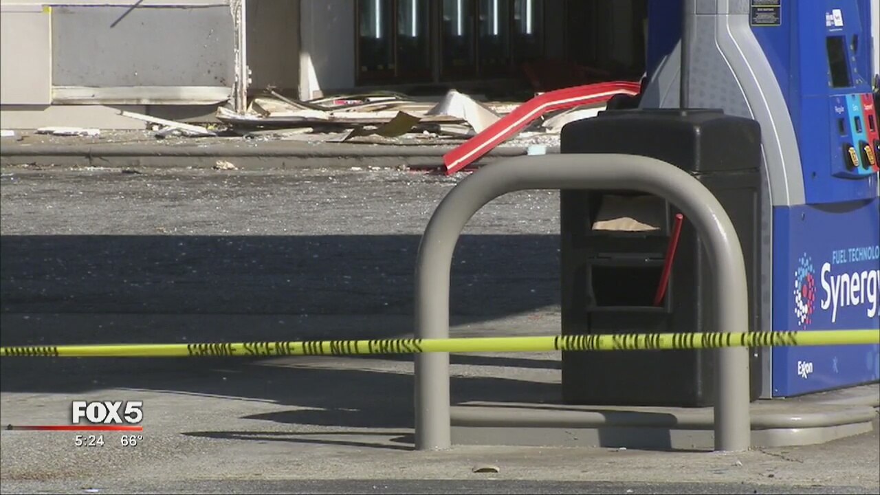 Police say thieves used van to burglarize store