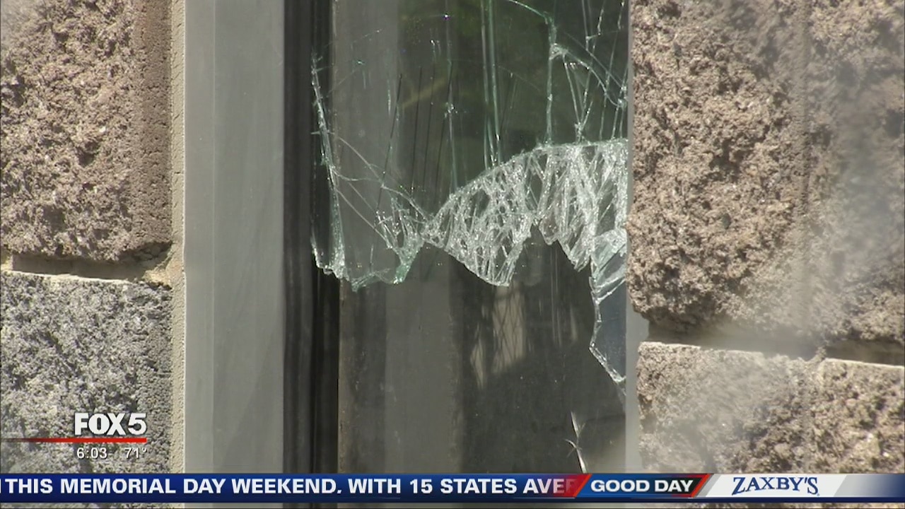 Thieves steal from auto store twice in one week