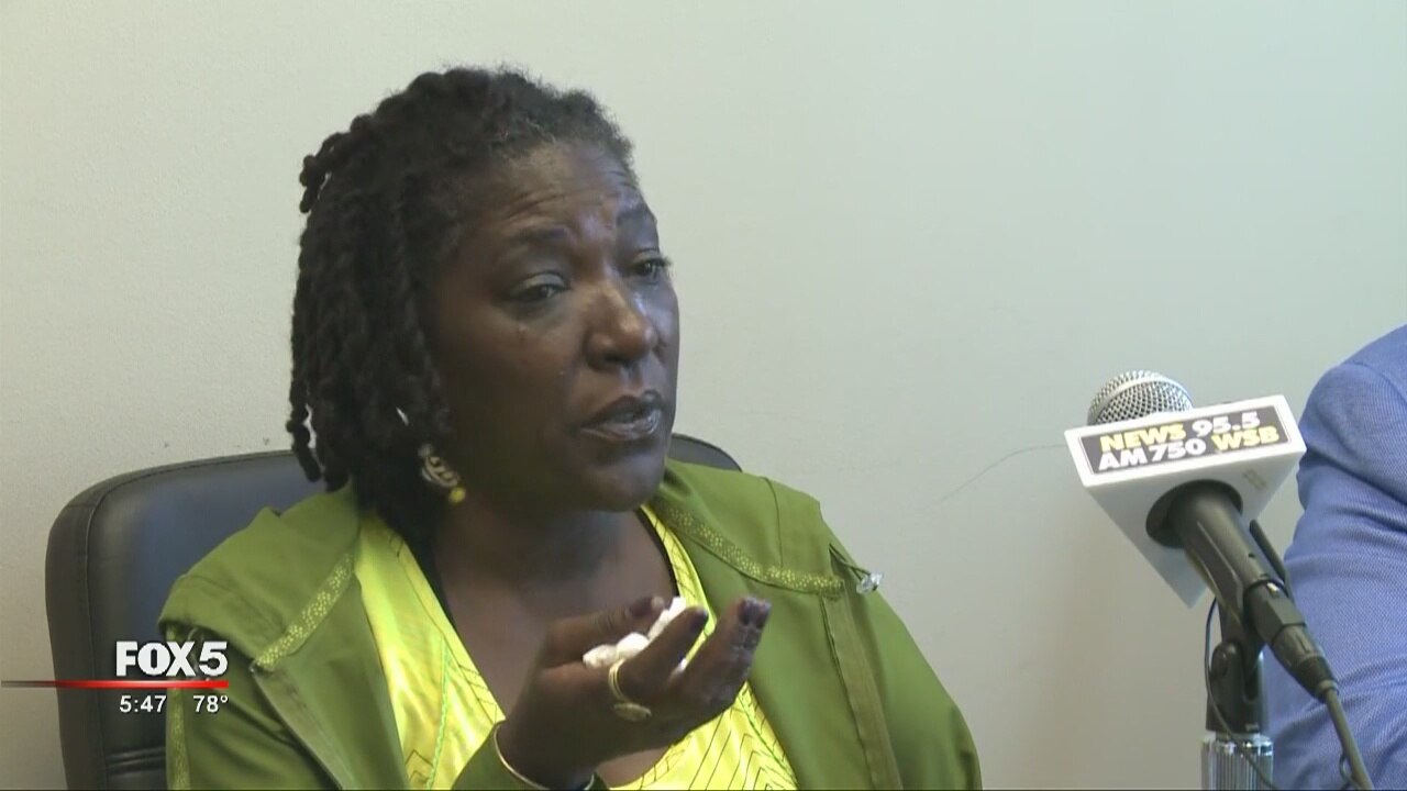 Woman who lost arm in accident asks for community's help