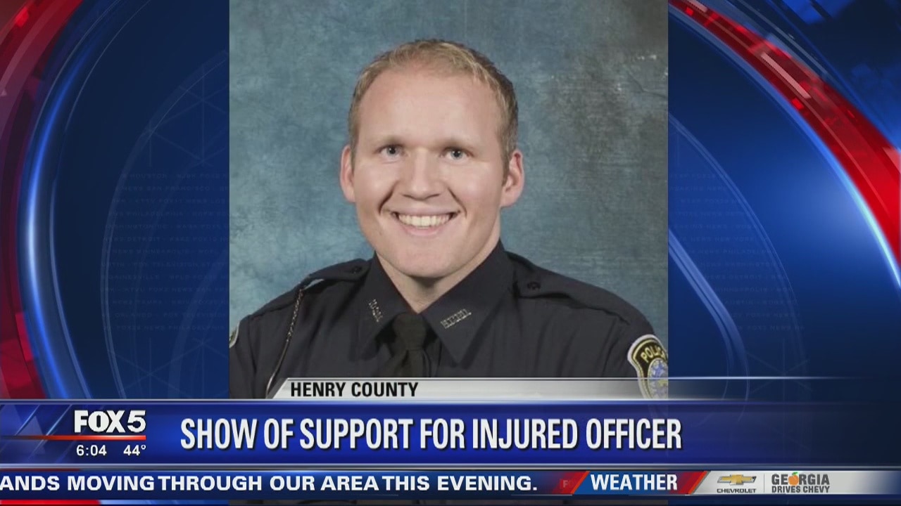 Show of support for injured officer