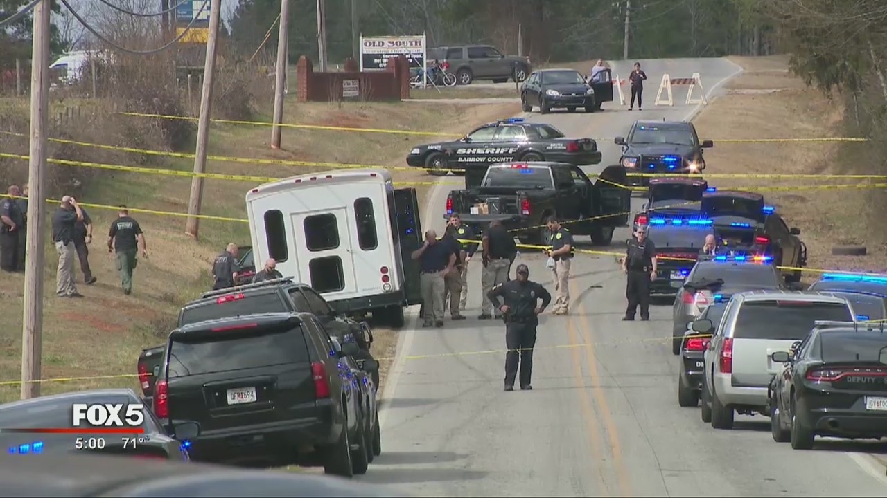 3 in custody, 2 injured after chase and shootout with deputies | FOX 5 ...
