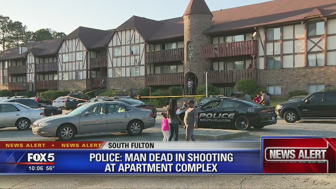 Police say man dead in shooting at apartment complex