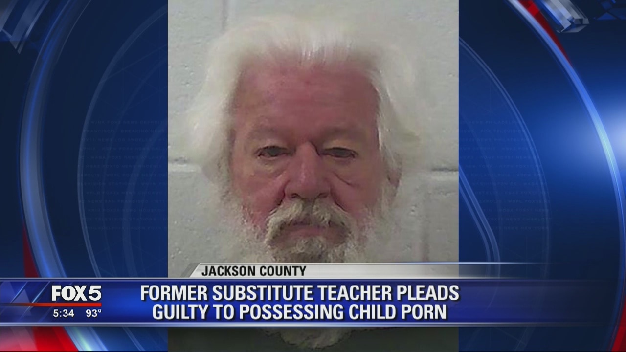 Former substitute teacher pleads guilty to possessing child porn