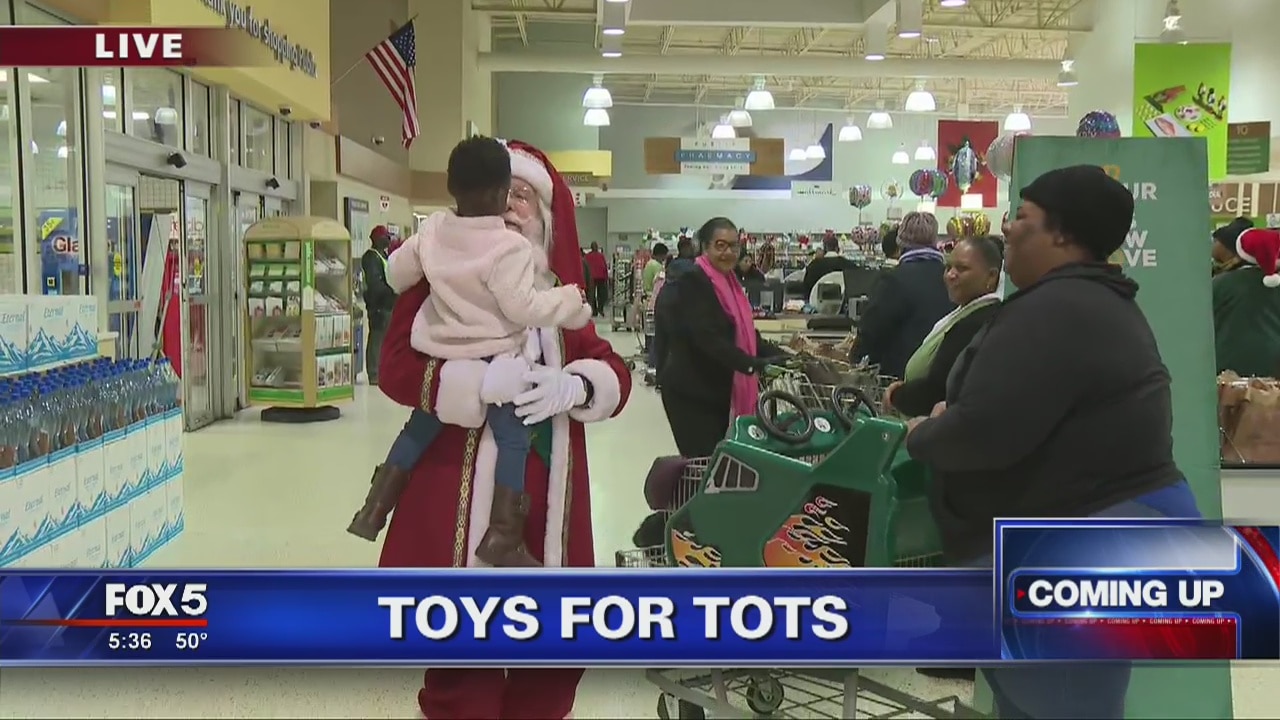 Kids talks to Santa at Publix