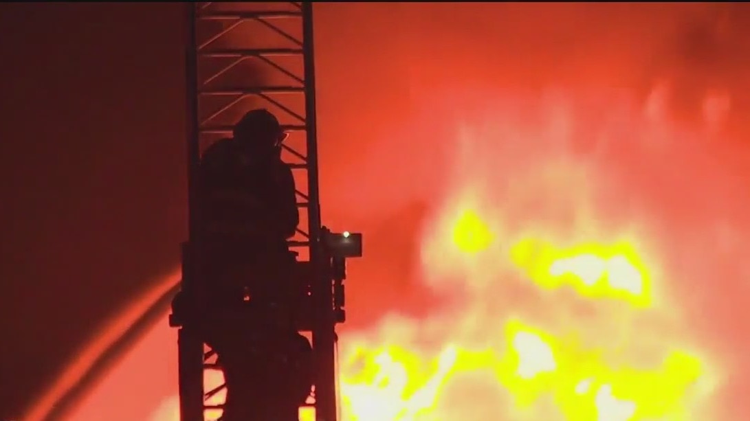 Did equipment challenges play a role in massive fire?