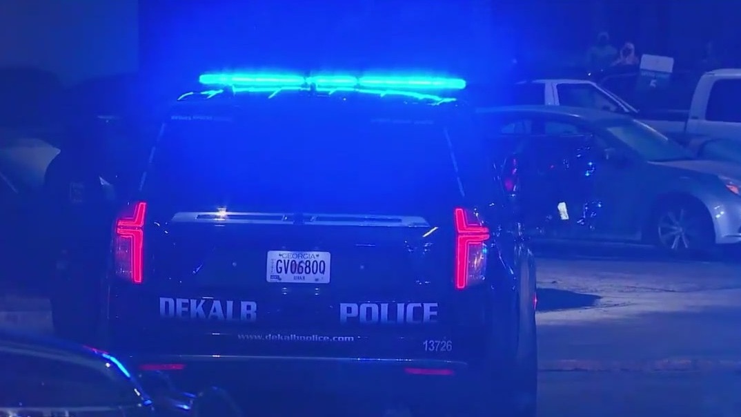 Gunman wanted for DeKalb County apartment shooting