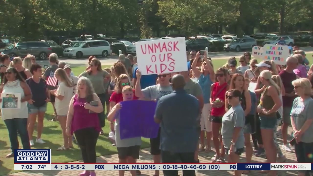 Parents protests mask mandate in Fulton schools