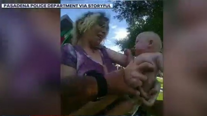 Texas officer saves choking baby