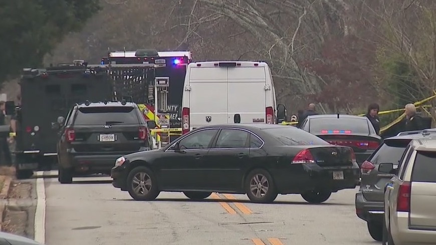 1 dead in shooting involving Clayton County police