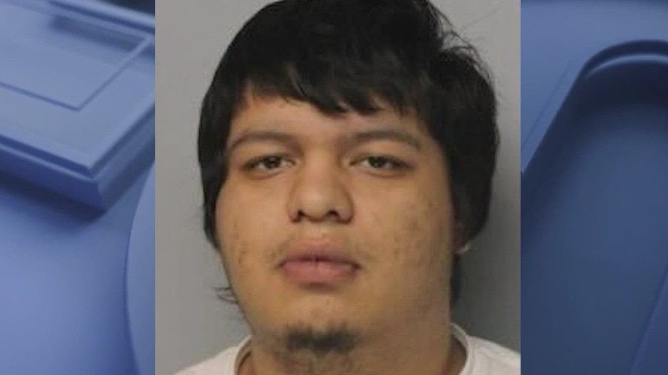Search on for man accused of shooting teen | FOX 5 Atlanta