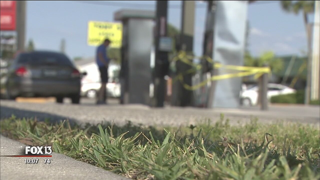 Man leaves kids after crash at 7-11