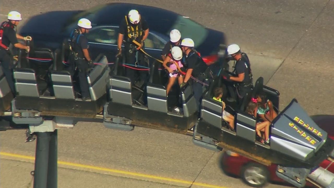 Children rescued from stuck roller coaster