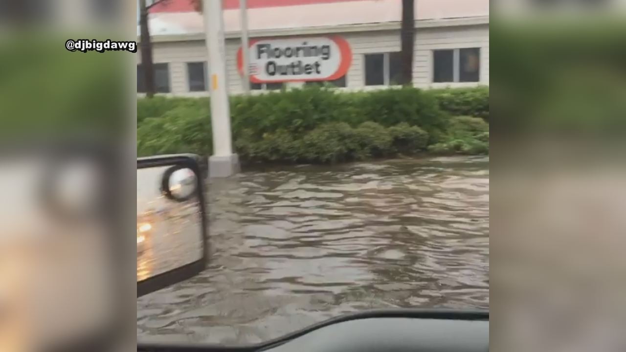 Flooded roads snarl traffic in Bradenton