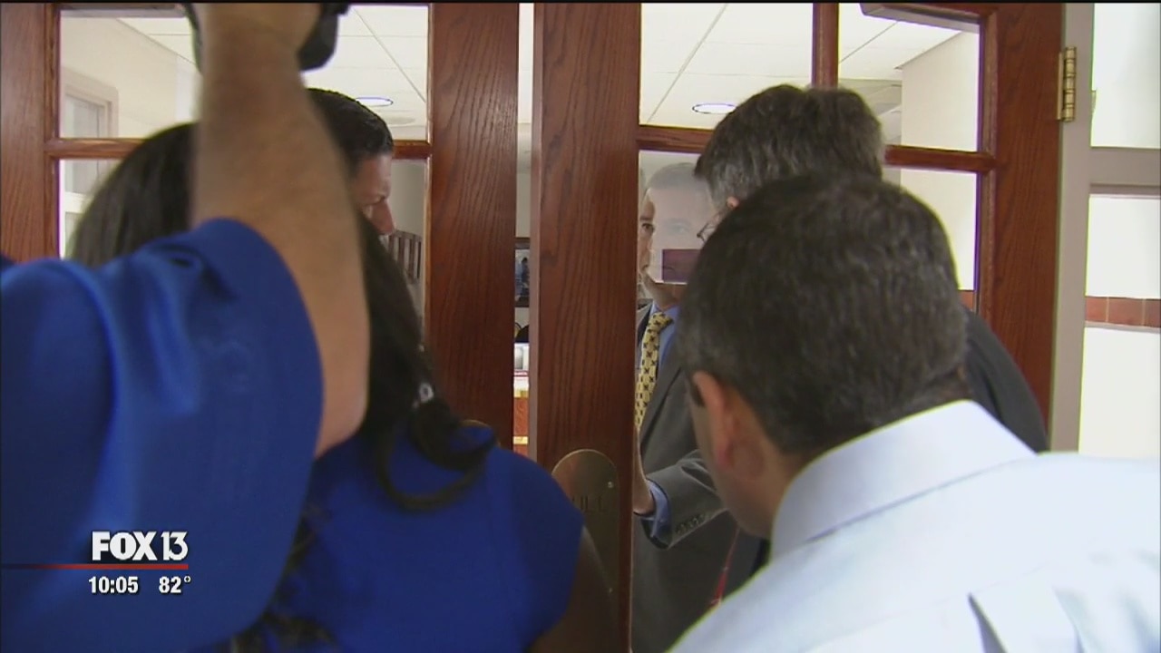 City council confronts Kriseman about sewage