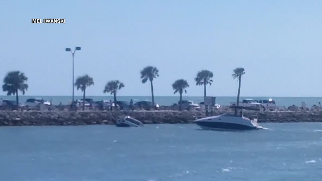 RAW: Witness records van going into water