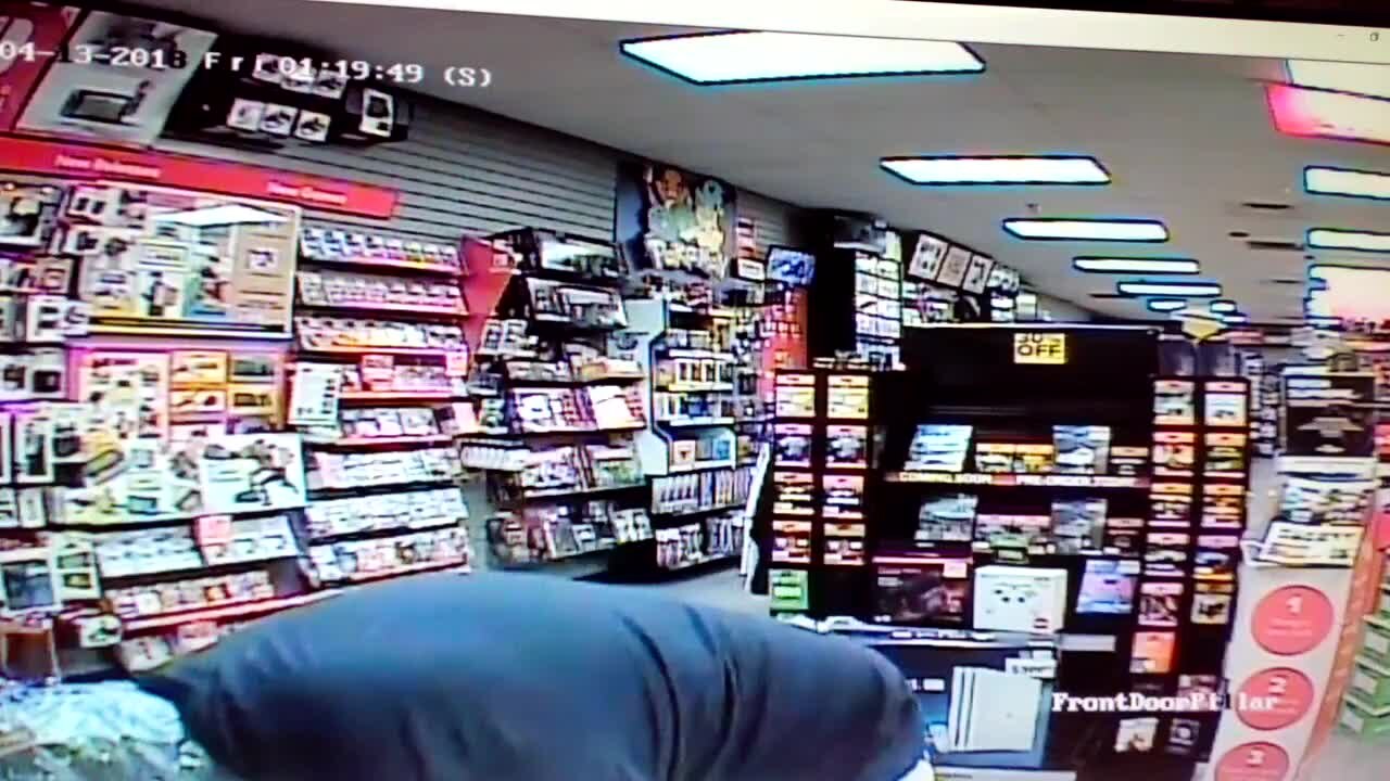 Suspect chooses odd disguise during burglary