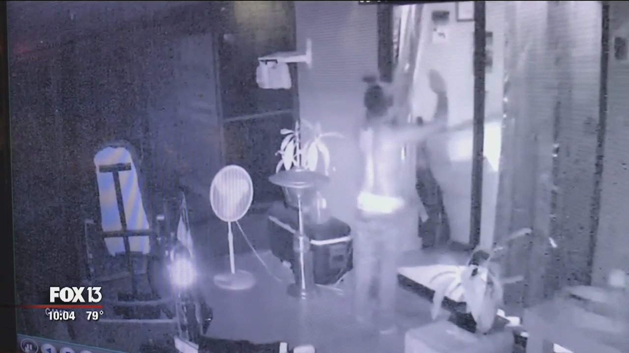 Man jumps from moving car to escape kidnapping in Pinellas County