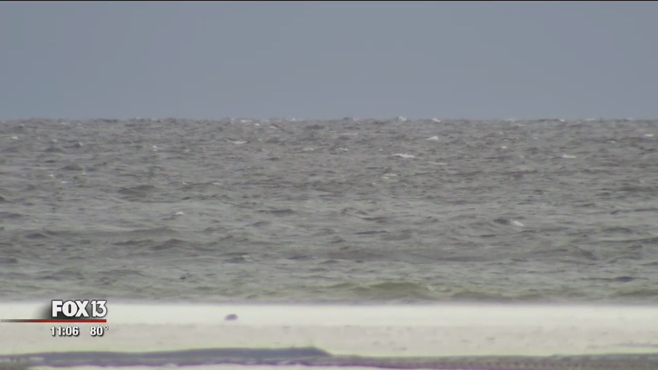 Red tide and rain combine for sluggish Labor Day business