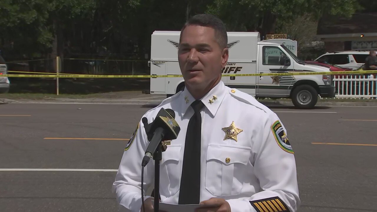 Armed woman looking for ex-boyfriend shot by deputy