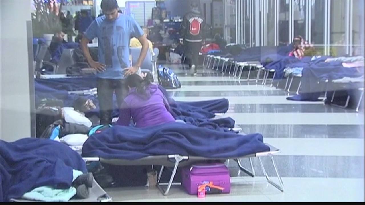 1,600 flights canceled, 88K lose power after wintry mix hits Chicago