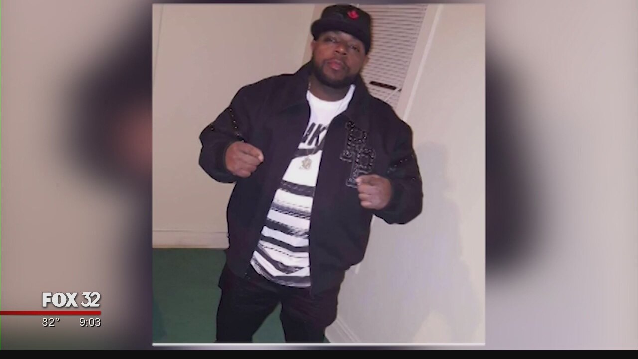 Chicago father of 3 shot and killed by stray bullets