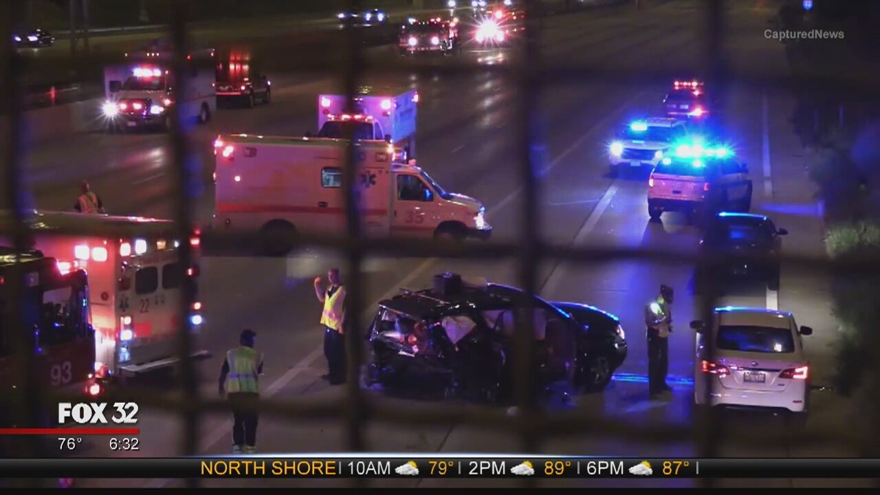 Children among 10 injured in 3-vehicle crash on Dan Ryan