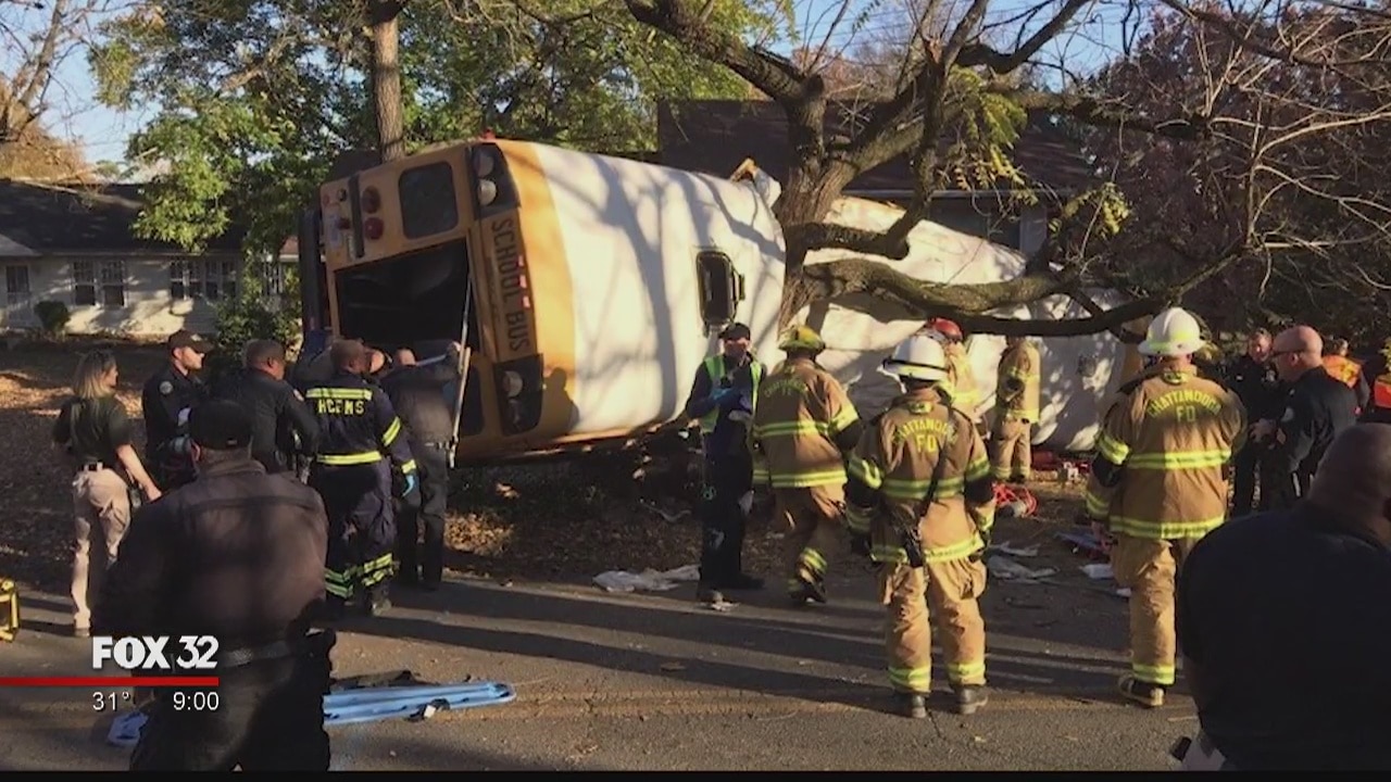Official: 6 dead in Chattanooga elementary school bus crash
