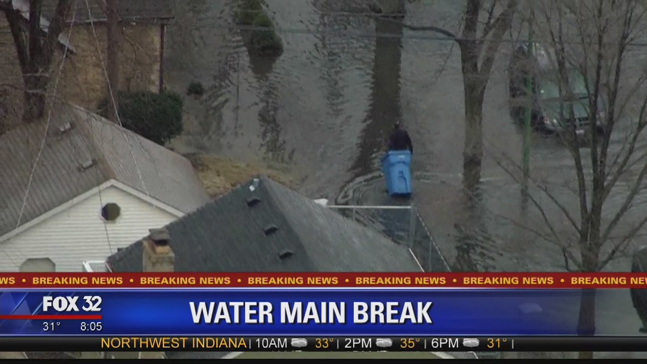 ?Major? water main break floods streets in Sauganash