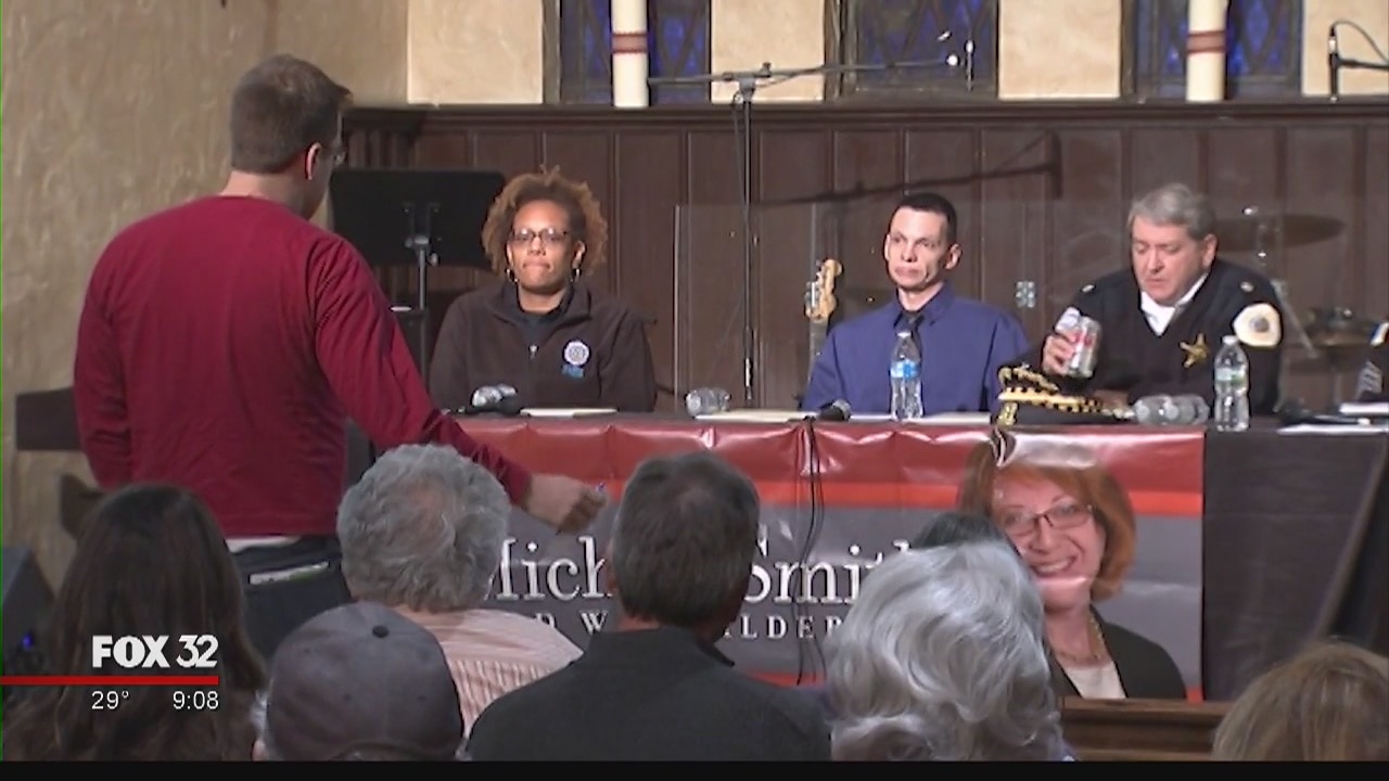 Concerned Chicago residents pack Lincoln Park church for safety forum