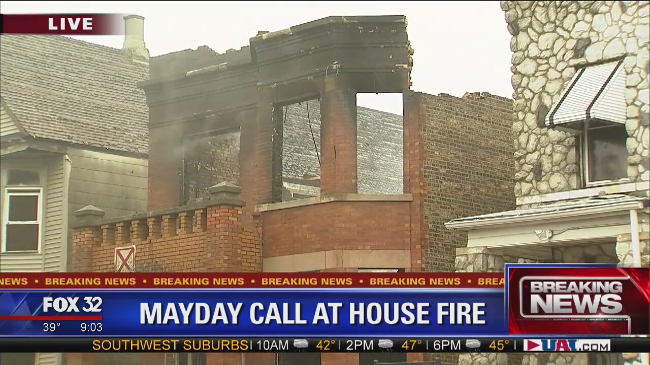 Firefighter hit by falling brick during collapse at Englewood extra-alarm fire