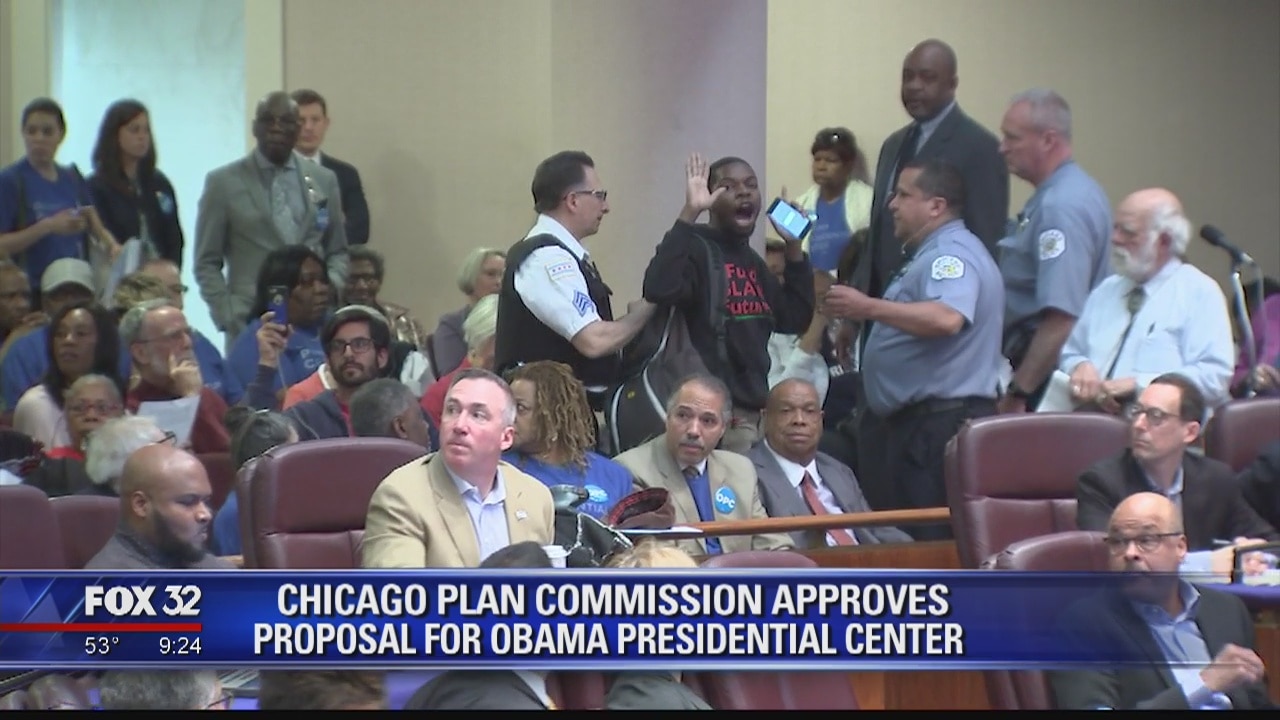 Plan for Obama Presidential Center advances over protests