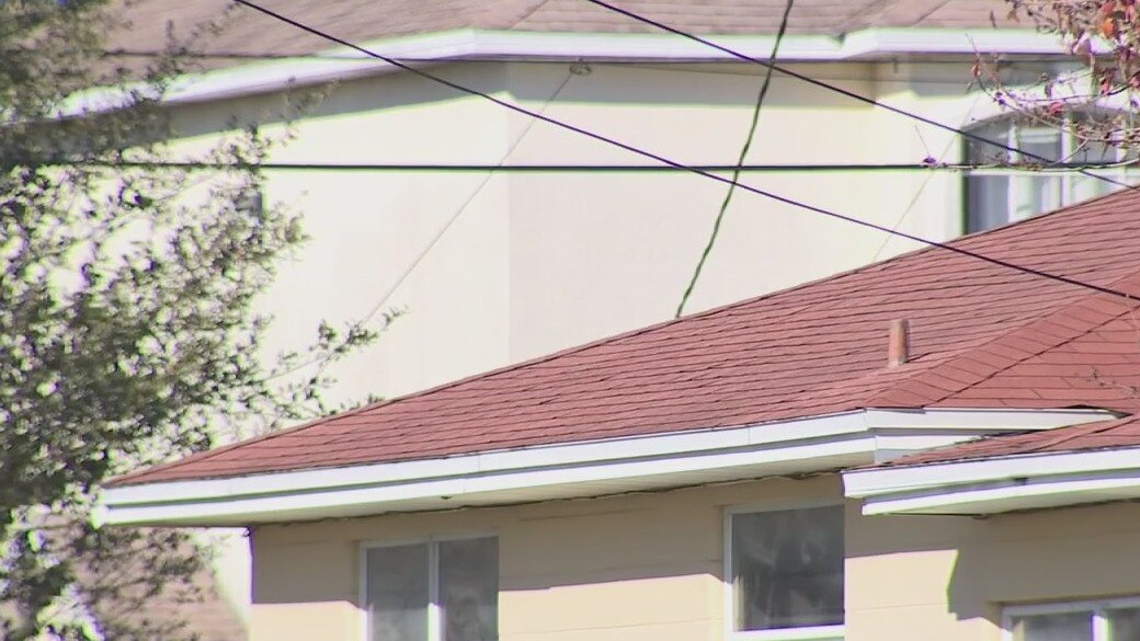 Insurers push to reduce roof coverage