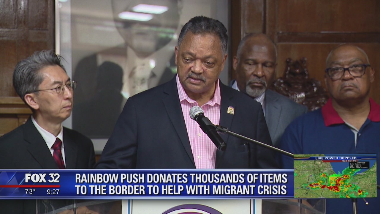 Rainbow PUSH donates thousands of items to border to help migrant crisis