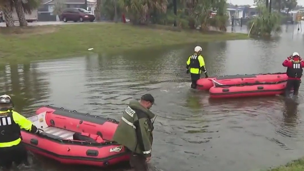 Hurricane clean up in Pasco County