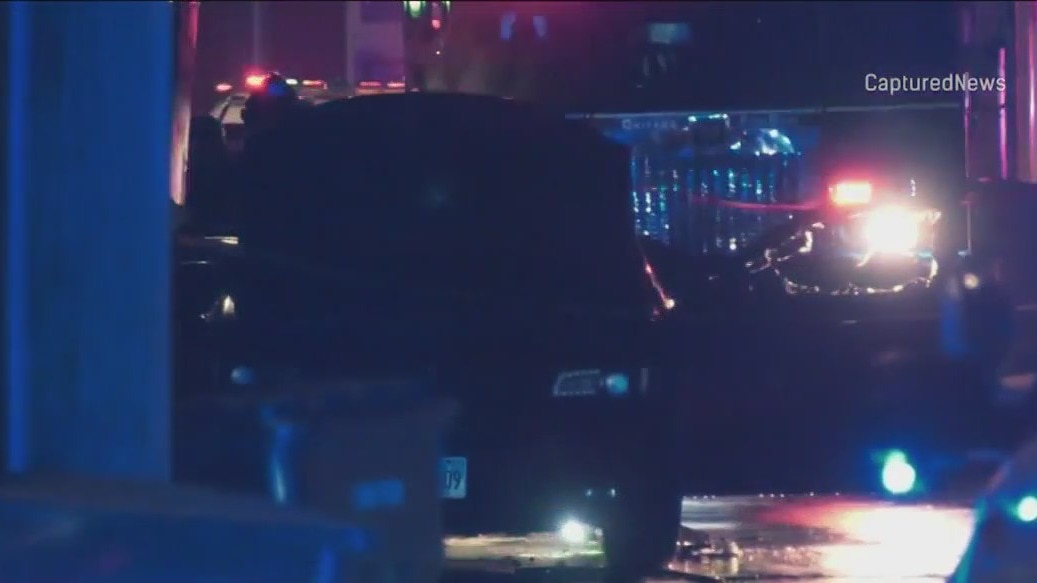 Body found in trunk of burning car blocks away from Sox Park