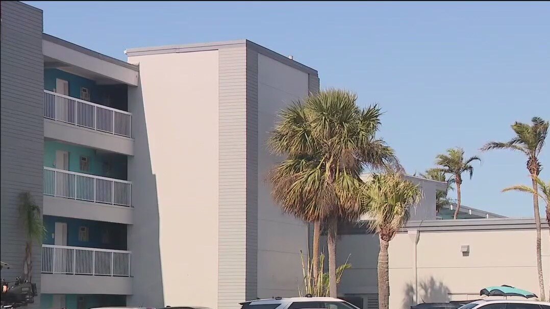 Housing fair for hurricane victims as FEMA aid ends