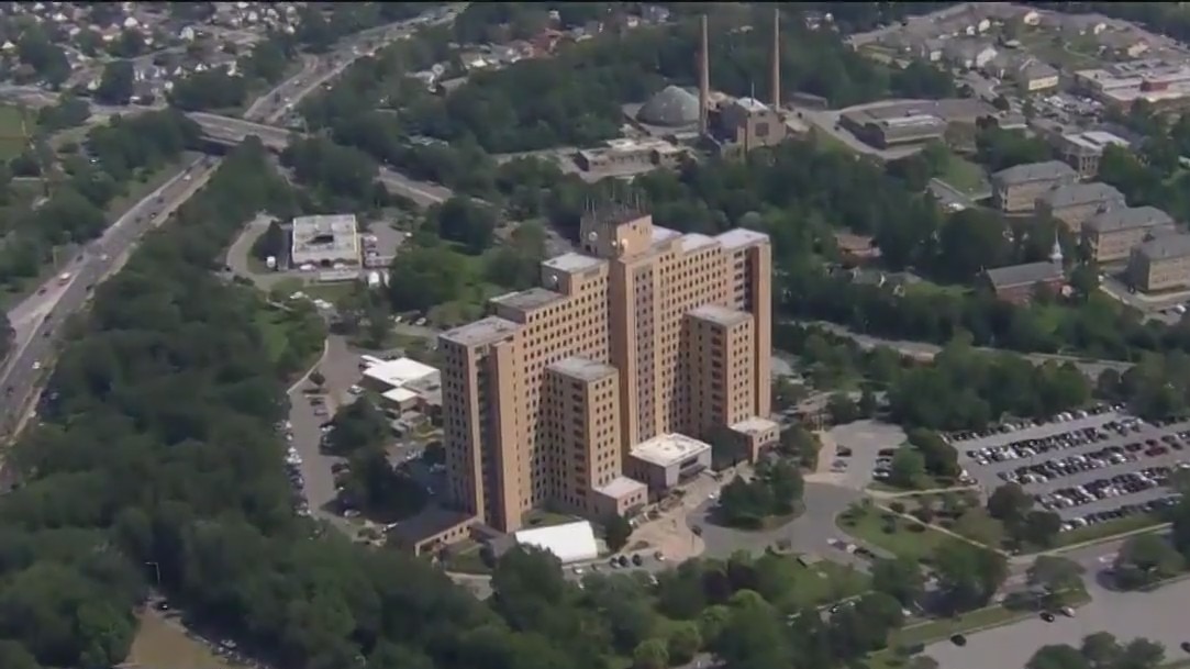 New emergency center for migrants opening