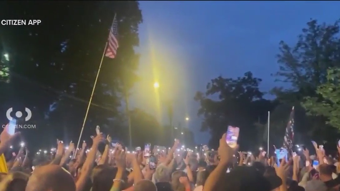 Hundreds protest proposed NYC migrant shelter