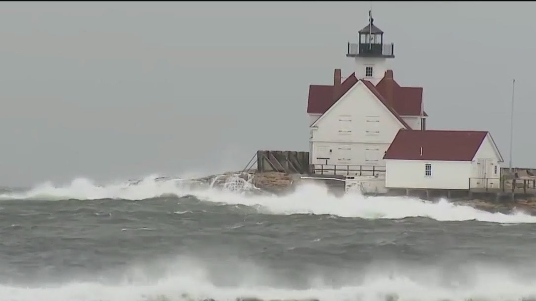 Atlantic storm Lee makes landfall
