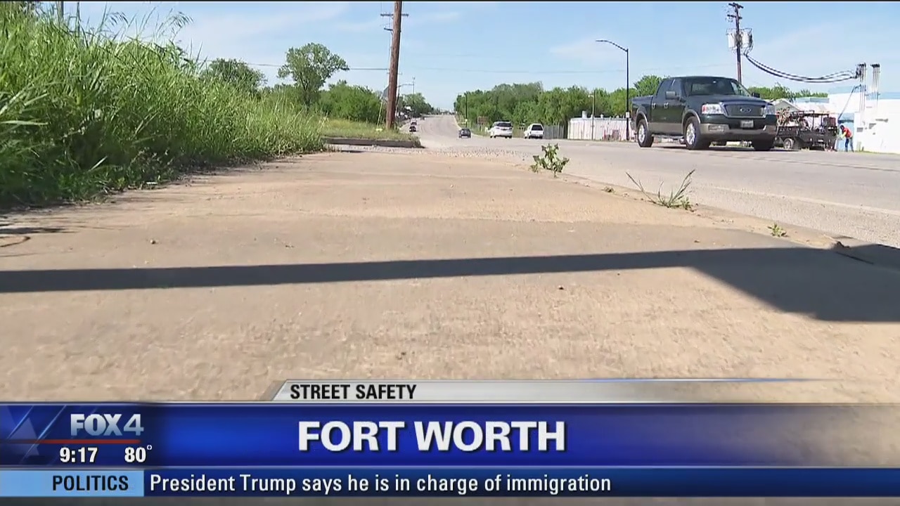 South Fort Worth residents concerned about lack of sidewalks