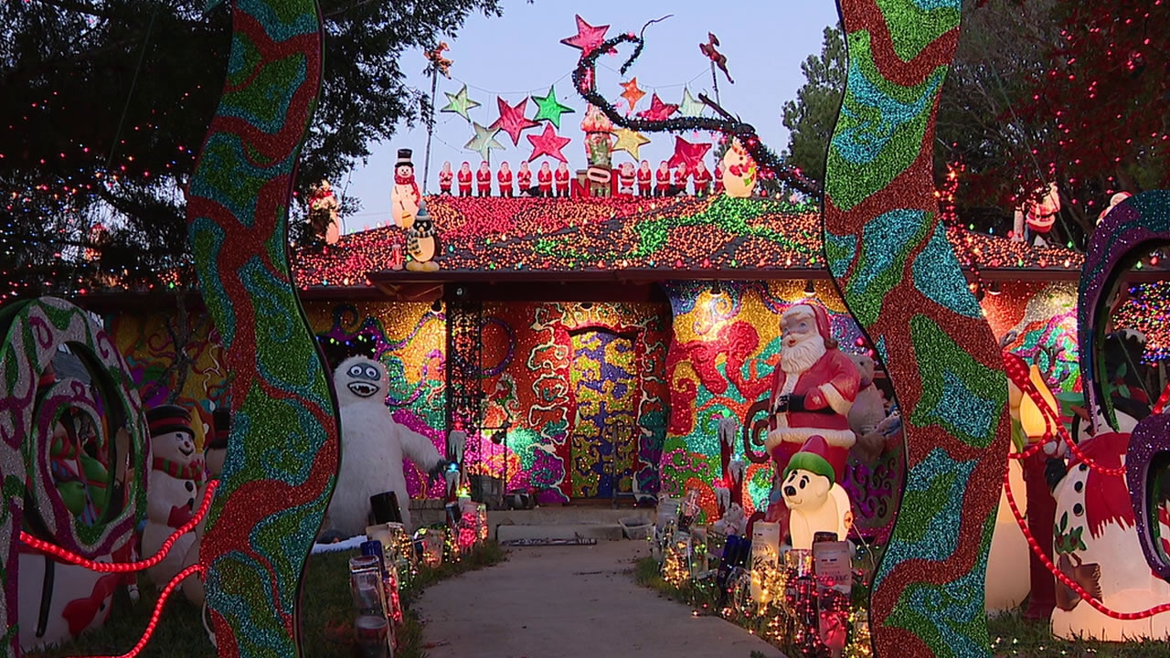 Electric Lizzyland Christmas display thrills Old East Dallas neighborhood