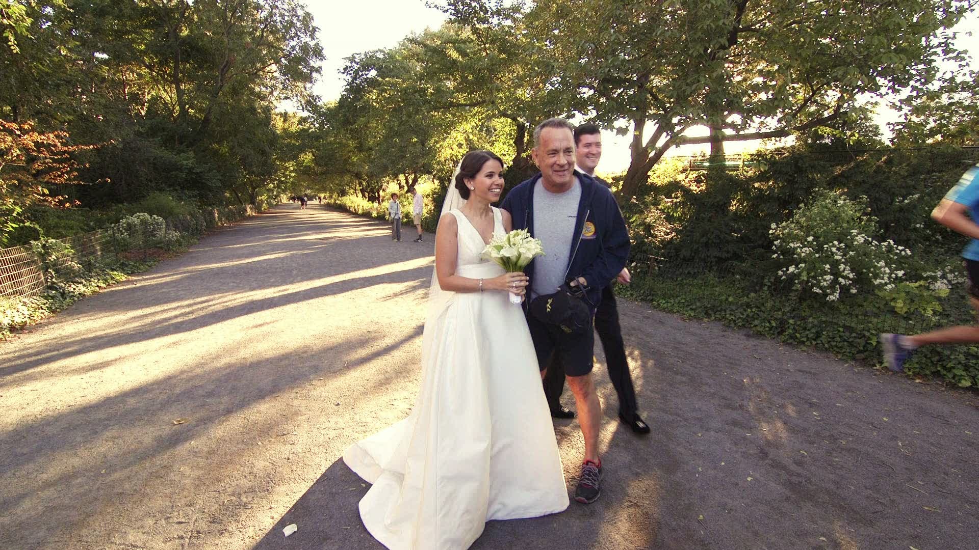 Tom Hanks Crashes Wedding Photo Shoot