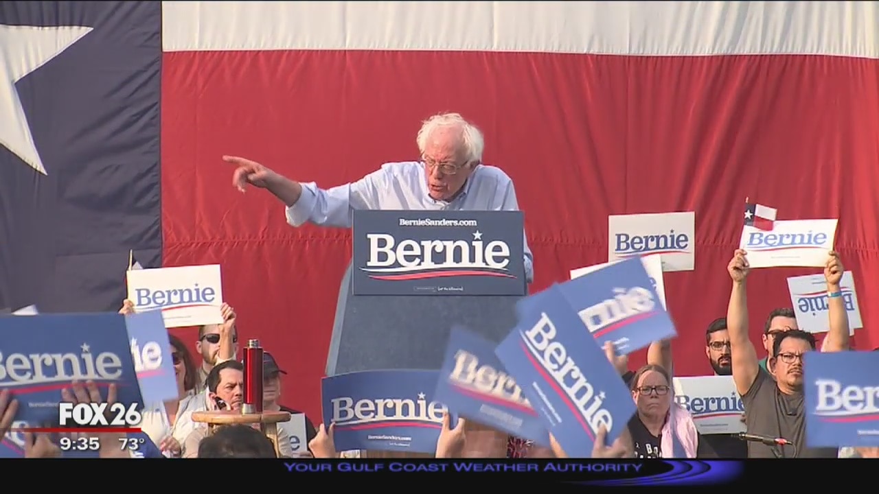 Crowd of 3,000 Houstonians rally in support of presidential hopeful Bernie Sanders