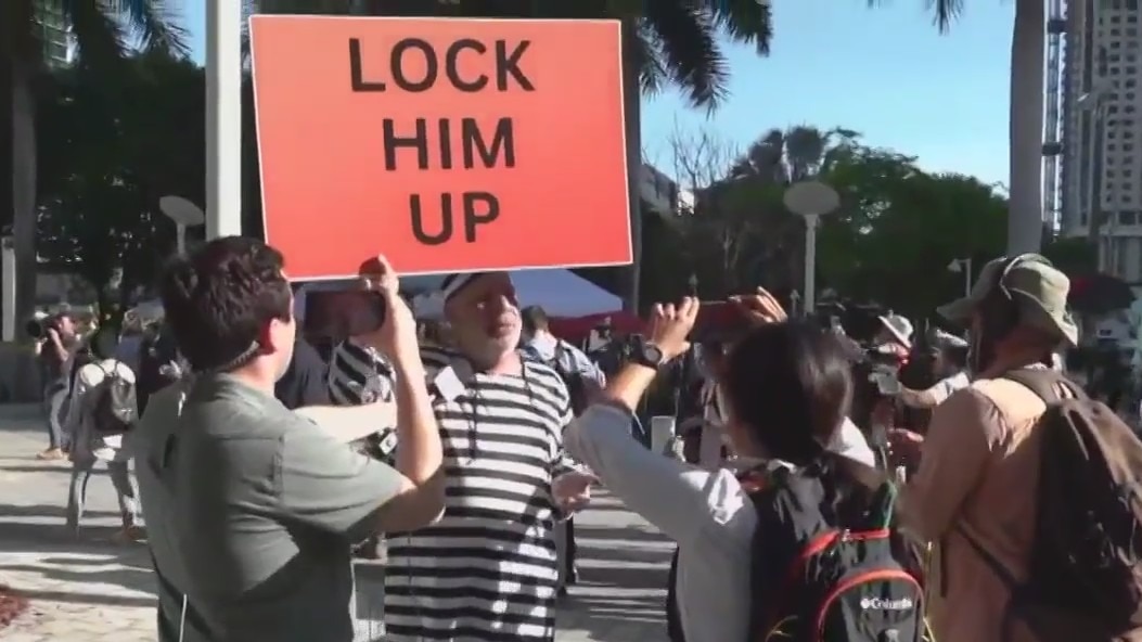 Trump Arraignment: Crowd gathers outside court