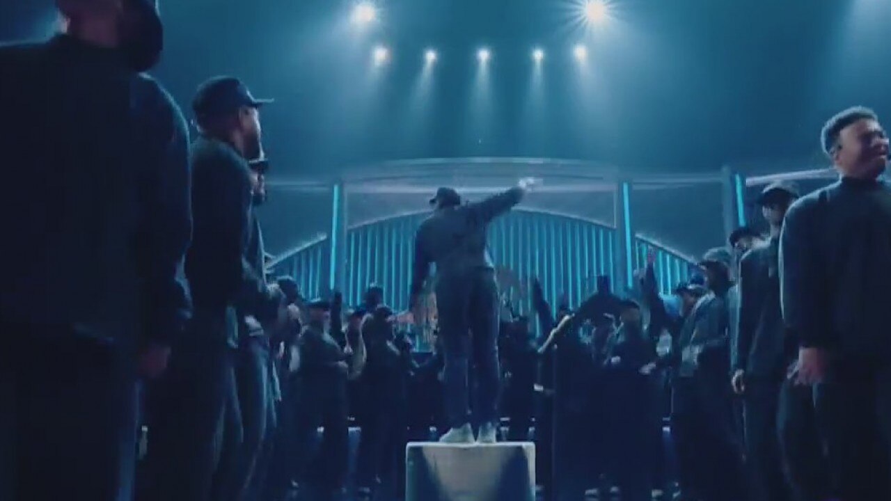 Thousands pack megachurch Lakewood to hear Kanye West