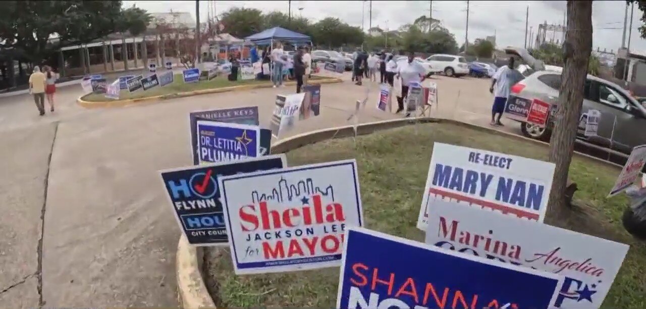 Man sues state over political candidate requirements